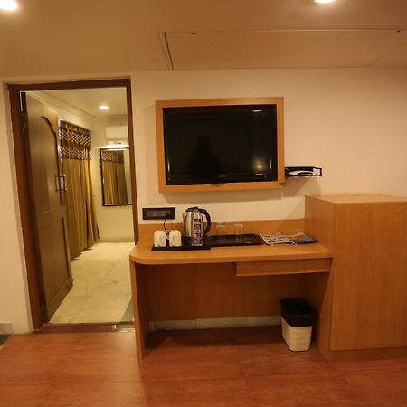 Dfront Golden Palace Namakkal Exterior photo