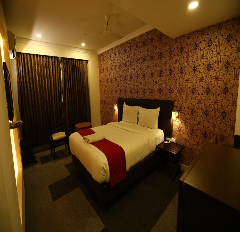 Dfront Golden Palace Namakkal Exterior photo