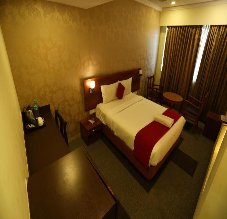 Dfront Golden Palace Namakkal Exterior photo
