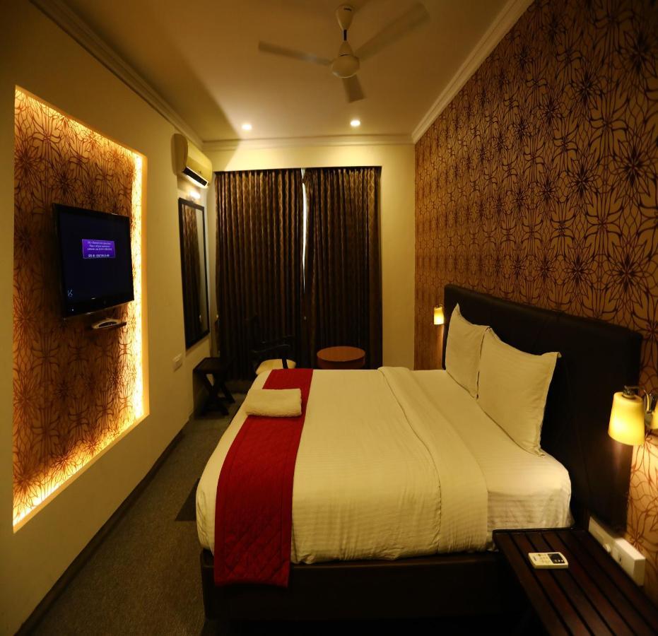 Dfront Golden Palace Namakkal Exterior photo