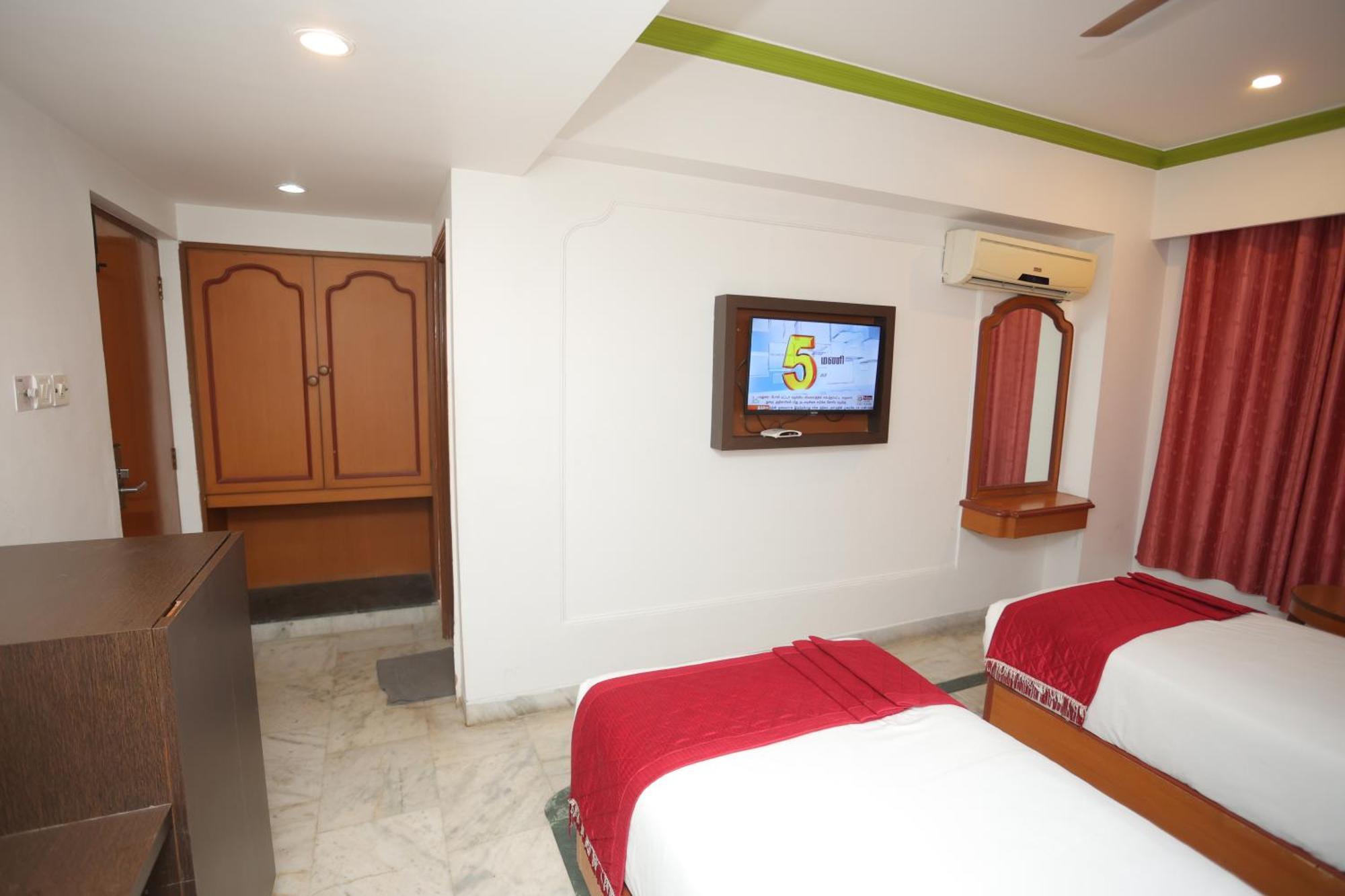 Dfront Golden Palace Namakkal Exterior photo