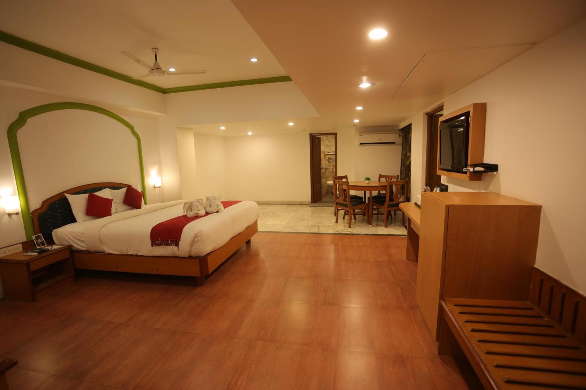 Dfront Golden Palace Namakkal Exterior photo