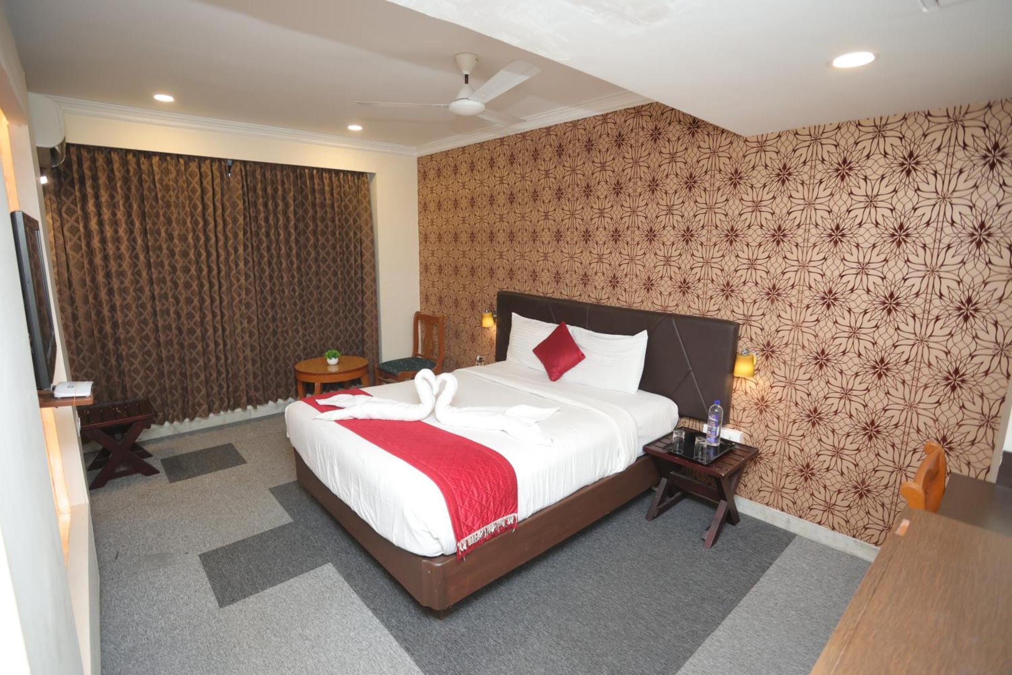 Dfront Golden Palace Namakkal Exterior photo